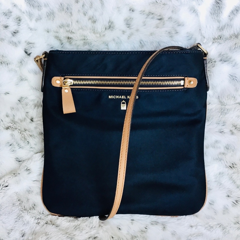 MICHAEL KORS Kelsey Crossbody Bag